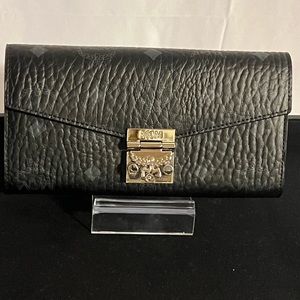 MCM Tracy Crossbody Wallet in Visetos